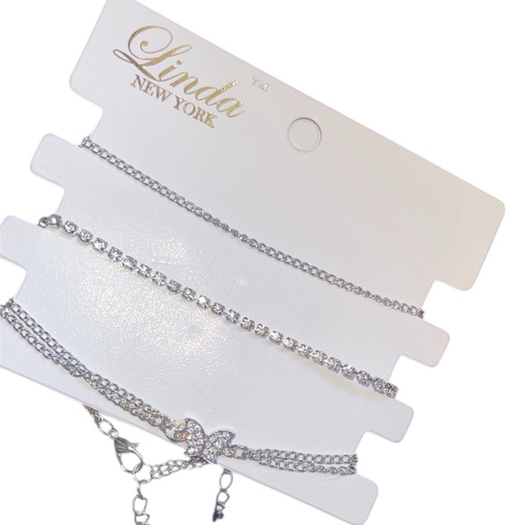 Jewelry - 3- Piece Silver Necklace Set